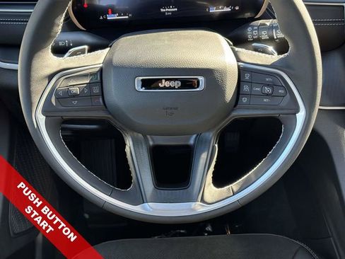 New 2025 Jeep Grand Cherokee Altitude image 8