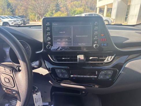 Used 2019 Toyota C-HR LE image 21