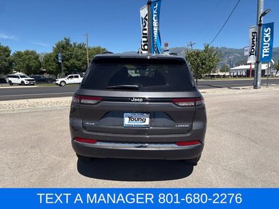 New 2026 Jeep Grand Cherokee Laredo w/ Trailer Tow Package