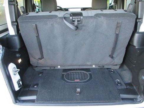 Used 2024 Jeep Wrangler Rubicon w/ Capability Package AWD/4WD image 12