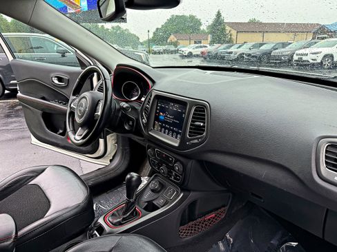Used 2019 Jeep Compass Trailhawk AWD/4WD image 21