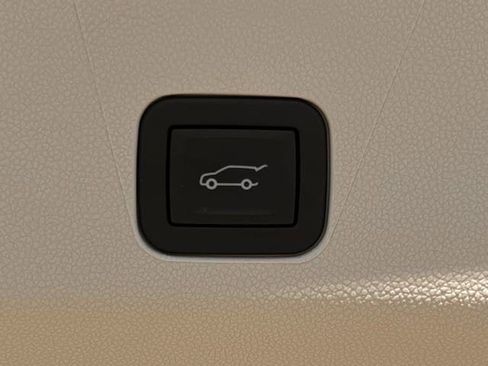 Certified 2025 Cadillac Escalade ESV Sport Platinum w/ LPO, ONYX Package image 34