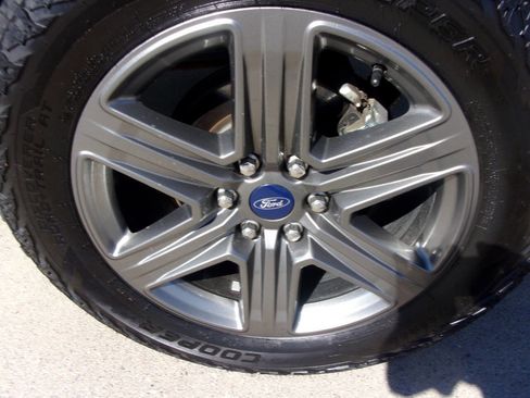 Used 2020 Ford F150 XLT w/ Equipment Group 302A Luxury AWD/4WD image 11