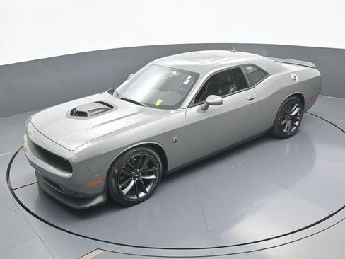 Used 2019 Dodge Challenger R/T Scat Pack w/ Shaker Package image 40