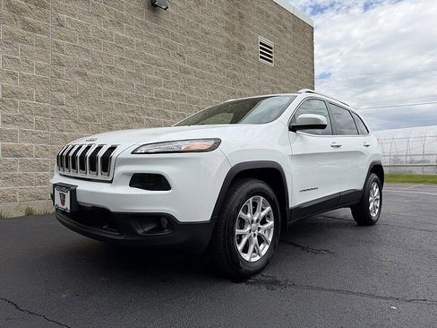 Used 2014 Jeep Cherokee Latitude AWD/4WD image 4