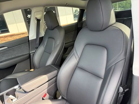 Used 2025 Tesla Model Y Long Range RWD image 2