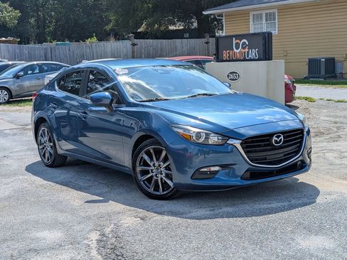 Used 2018 MAZDA MAZDA3 Touring FWD image 1