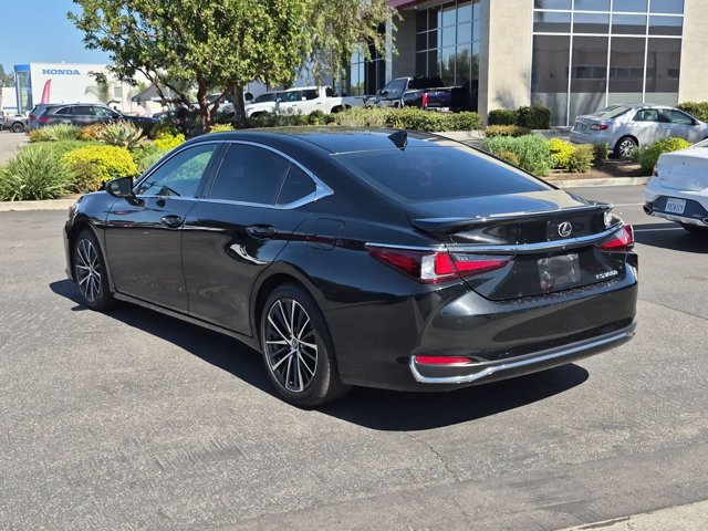 Used 2024 Lexus ES 300h w/ Premium Package FWD image 7