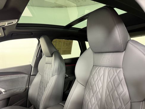 Used 2025 Audi SQ5 Prestige w/ Prestige Package AWD/4WD image 16