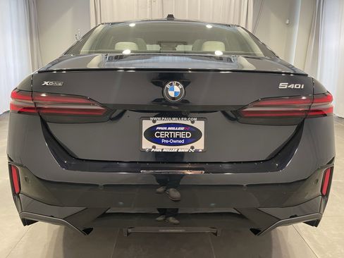 Used 2026 BMW 540i xDrive w/ Executive Package AWD/4WD image 5