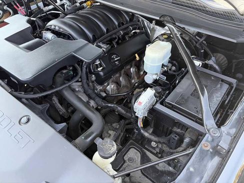 Used 2016 Chevrolet Suburban LS RWD image 34