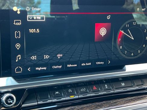 Used 2022 GMC Sierra 1500 Elevation image 24