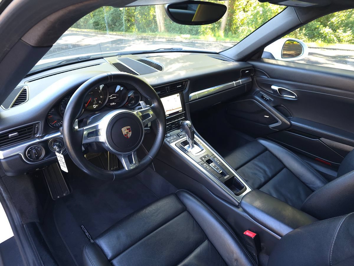 Used 2014 Porsche 911 Carrera RWD image 2