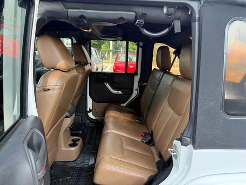 Used 2013 Jeep Wrangler Unlimited Sahara w/ Connectivity Group AWD/4WD image 17