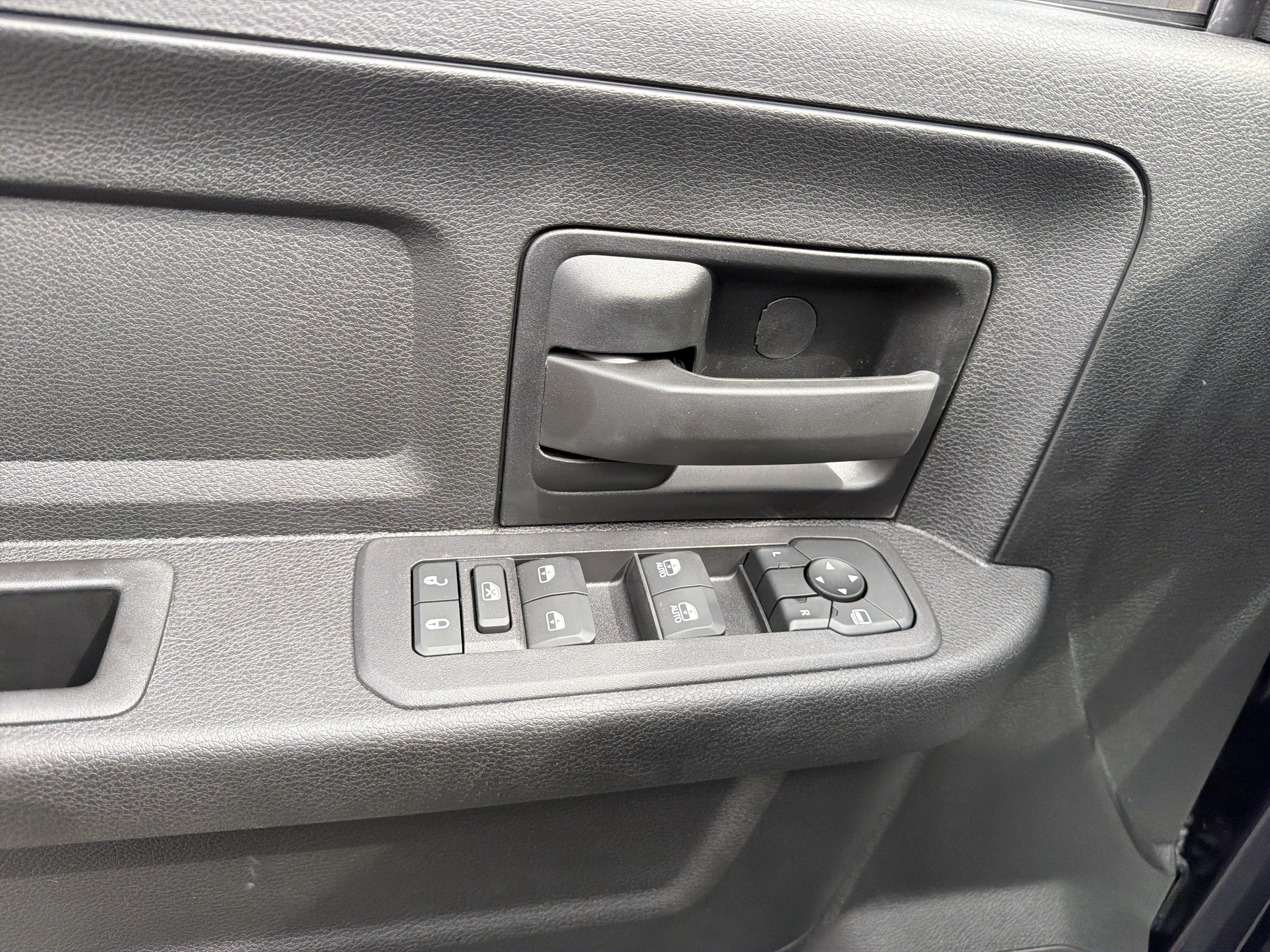 New 2026 RAM 2500 Tradesman AWD/4WD image 16
