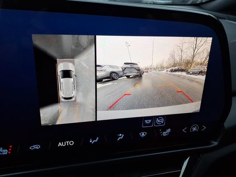 New 2025 Chevrolet Equinox EV RS image 25