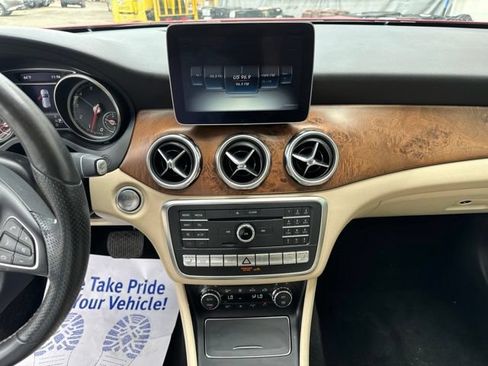 Used 2019 Mercedes-Benz GLA 250 4MATIC image 11