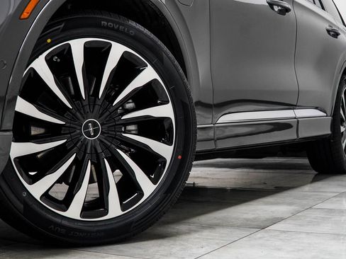 Used 2021 Lincoln Aviator Black Label Grand Touring AWD/4WD image 3