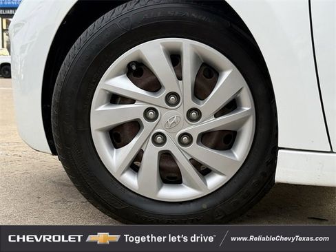 Used 2019 Hyundai Elantra SE w/ Cargo Package image 11