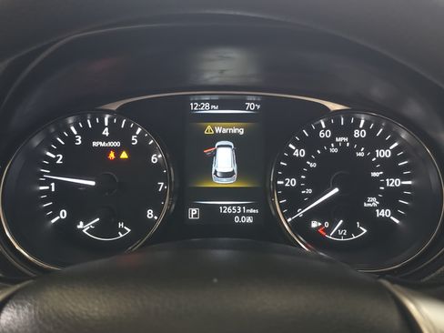 Used 2015 Nissan Rogue S AWD/4WD image 17