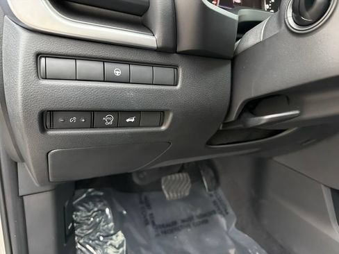 Used 2024 Nissan Rogue SV w/ SV Premium Package FWD image 21