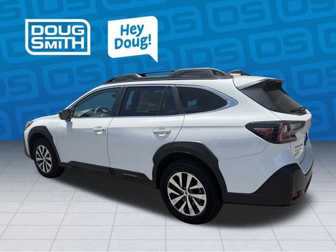 Used 2024 Subaru Outback Premium AWD/4WD image 3