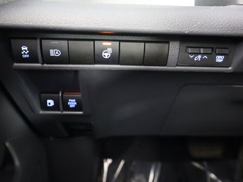 Used 2022 Toyota Sienna XSE image 21