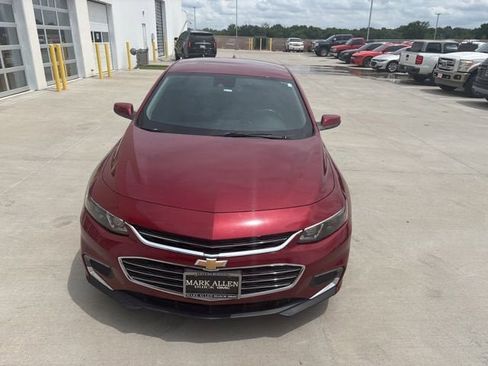 Used 2018 Chevrolet Malibu Hybrid w/ Leather Package FWD image 8