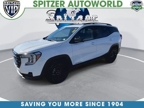 Used 2023 GMC Terrain SLT w/ Tech Package AWD/4WD image 4