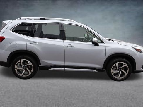 Used 2023 Subaru Forester Touring AWD/4WD image 2
