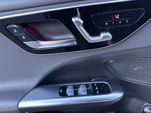 Used 2025 Mercedes-Benz C 300 Sedan image 11