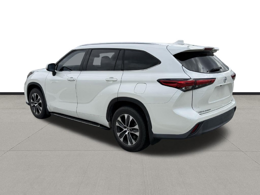 Used 2020 Toyota Highlander XLE FWD image 7