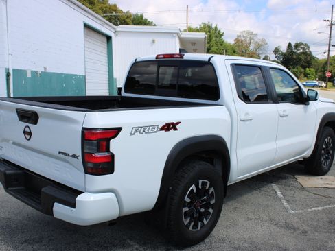 Certified 2022 Nissan Frontier PRO-4X w/ Technology Package AWD/4WD image 6