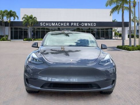 Used 2024 Tesla Model Y Long Range AWD/4WD image 2