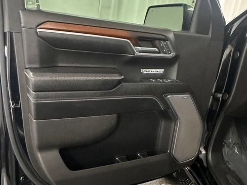 Used 2024 GMC Sierra 1500 Denali w/ Denali Reserve Package AWD/4WD image 8