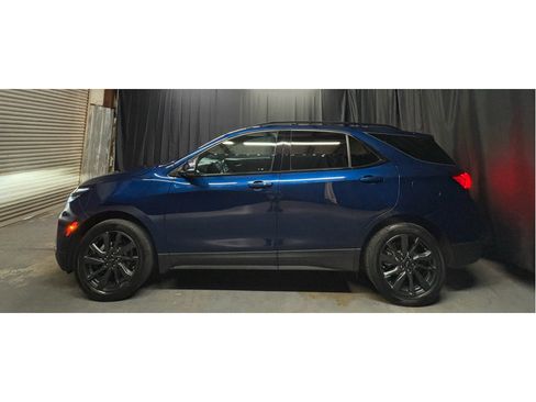Used 2023 Chevrolet Equinox RS w/ RS Leather Package AWD/4WD image 8