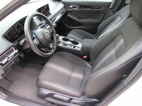 Used 2025 Honda Civic Sport image 14
