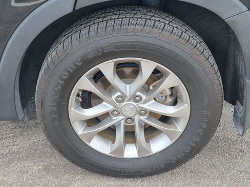 Used 2019 Hyundai Santa Fe SE FWD image 14