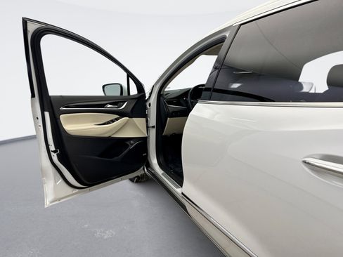 Used 2023 Buick Enclave Essence w/ Experience Buick Package image 9
