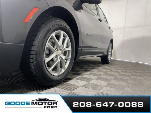 Used 2022 Chevrolet Equinox LS AWD/4WD image 26