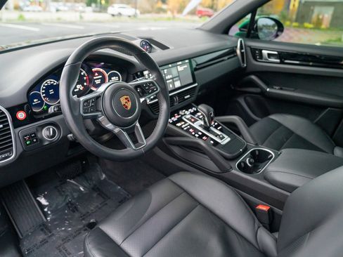 Used 2019 Porsche Cayenne image 4