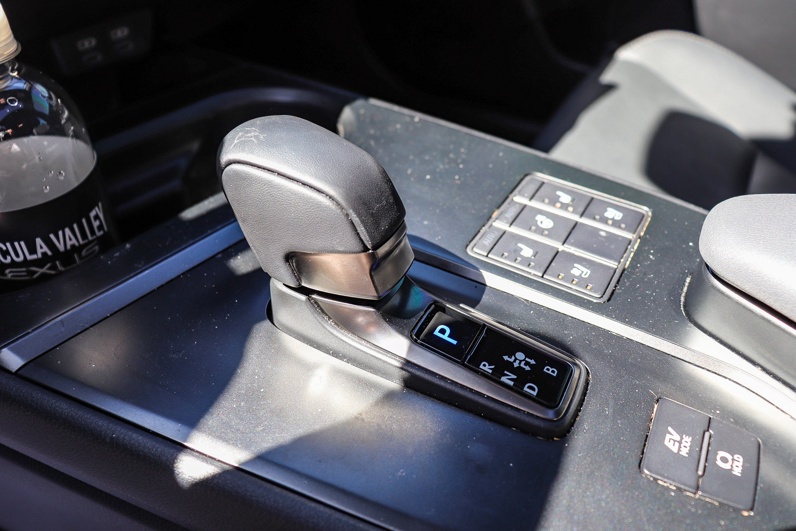 Used 2025 Lexus UX 300h FWD w/ Accessory Package (Z2) image 19