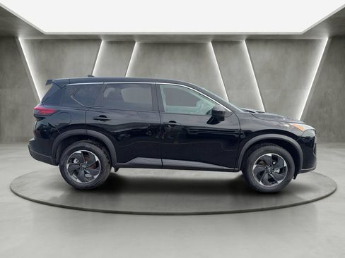 Used 2025 Nissan Rogue SV AWD/4WD image 8