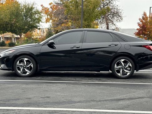 Used 2023 Hyundai Elantra SEL w/ Convenience Package image 10