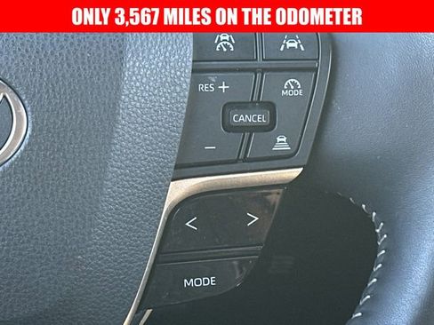 Used 2025 Toyota Crown Signia image 11