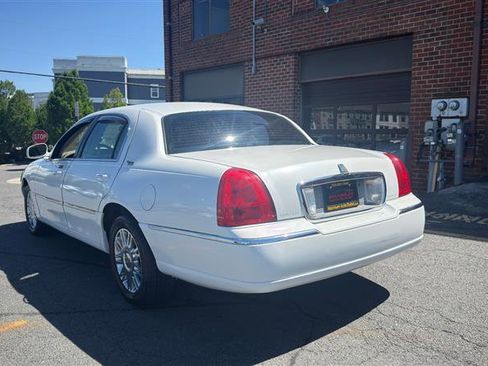Used 2007 Lincoln Town Car Signature Limited RWD image 6