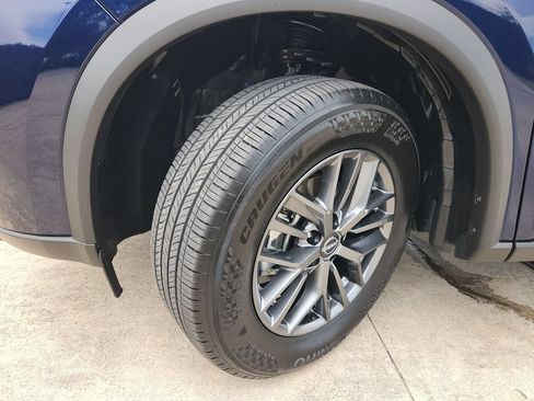 Used 2026 Nissan Rogue SV FWD image 31