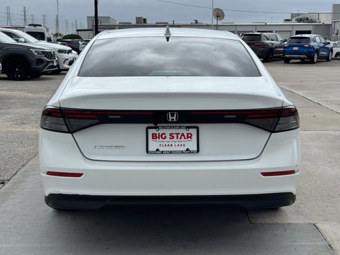 Used 2024 Honda Accord EX image 9