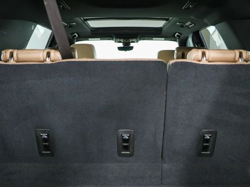 Used 2021 Chevrolet Tahoe Premier w/ Premium Package AWD/4WD image 35