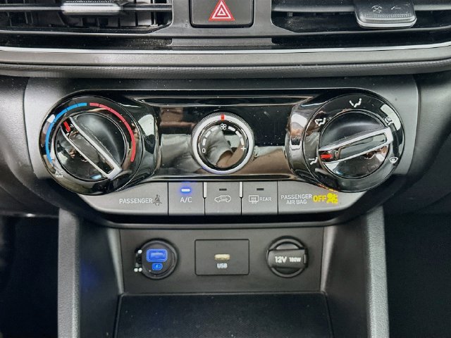 Used 2023 Hyundai Kona SEL FWD image 13